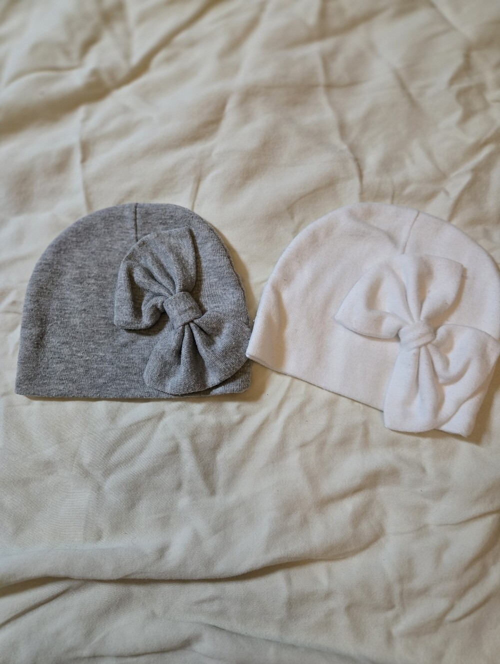 Two Kids Bow Beanie Hat - White and Light Gray